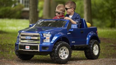 Hỏi mua đồ chơi xe ô tô Ford Ranger 2017?